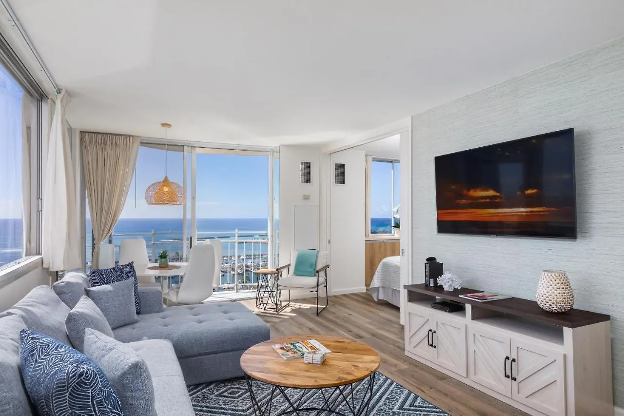 Ilikai Collection # 12. Corner Oceanfront Condo ホノルル